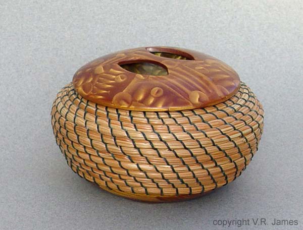 goldliddedbasket